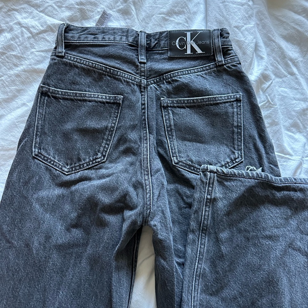 Calvin Klein High Rise Relaxed Jeans W25